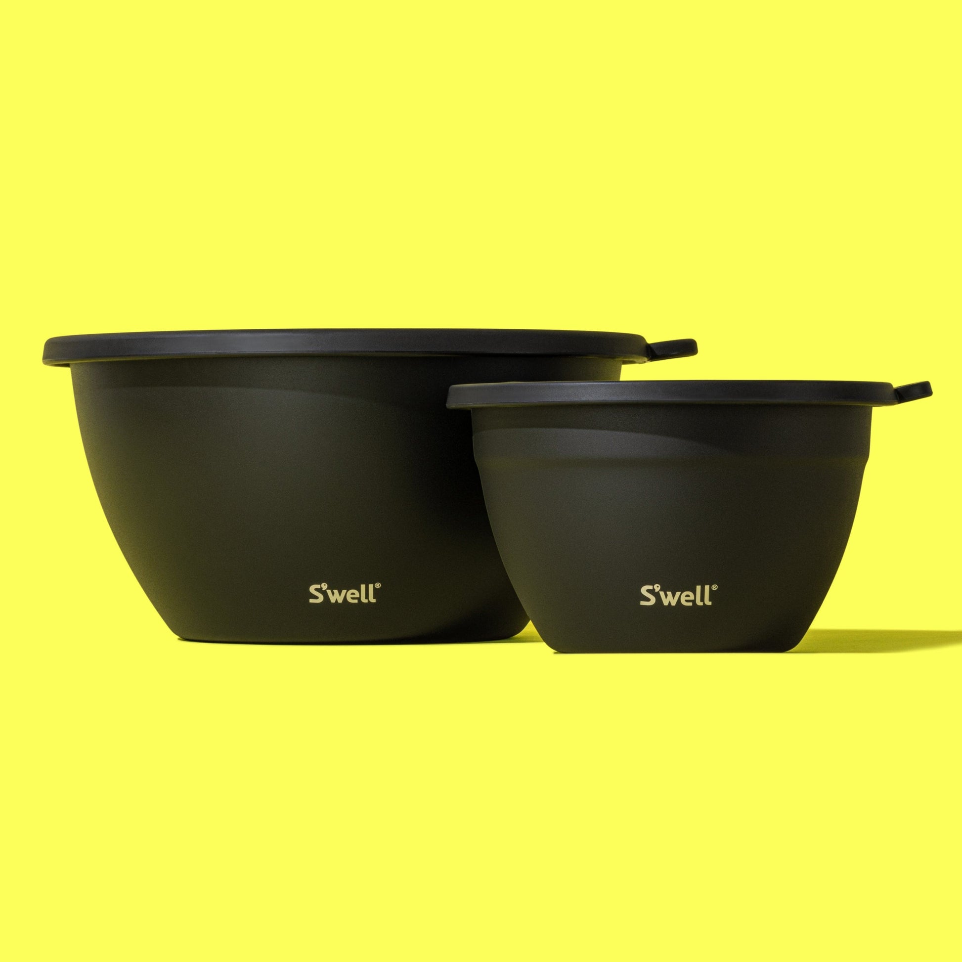 salad-bowl-kit-xl-184oz-b0 Swell-Onyx-Salad-Bowl-XL-Lifestyle.jpg