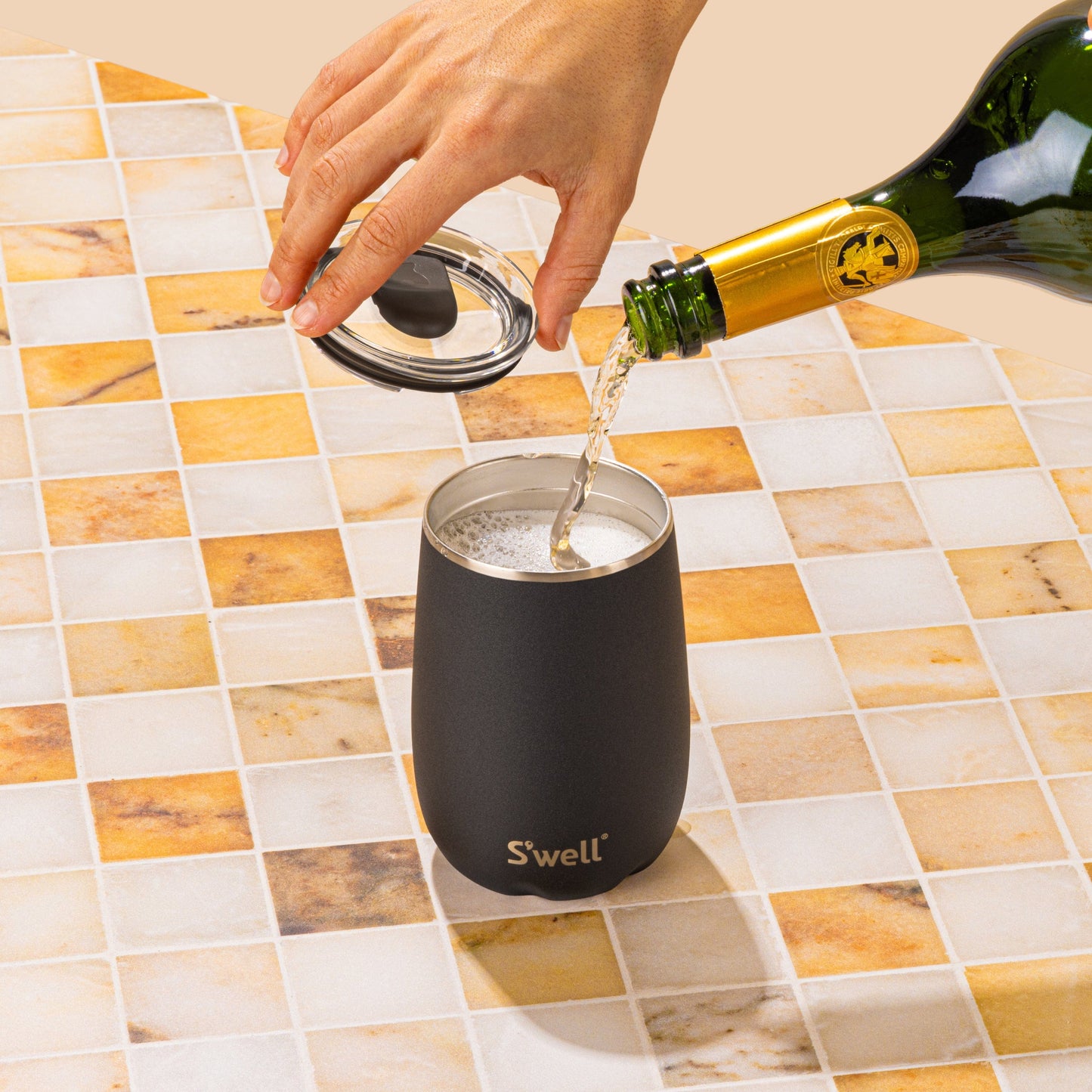xl-sip-and-chill-bundle-y7 Swell_ONYX_XL_BARWARE_SET_Lifestyle-1.jpg