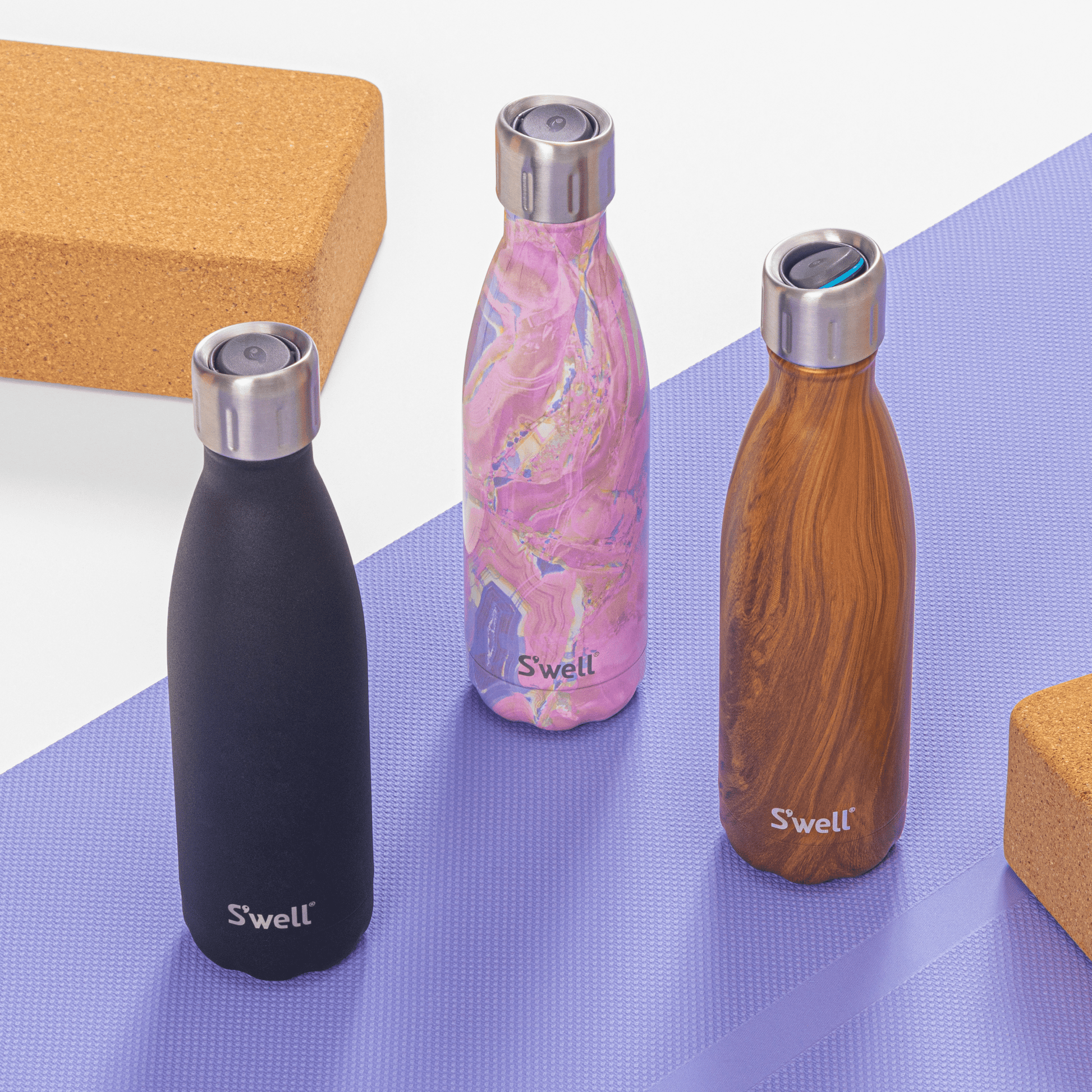 sports-cap-z0 Swell_Sports_Cap_9oz_17oz_Original_Bottle-Lifestyle.png
